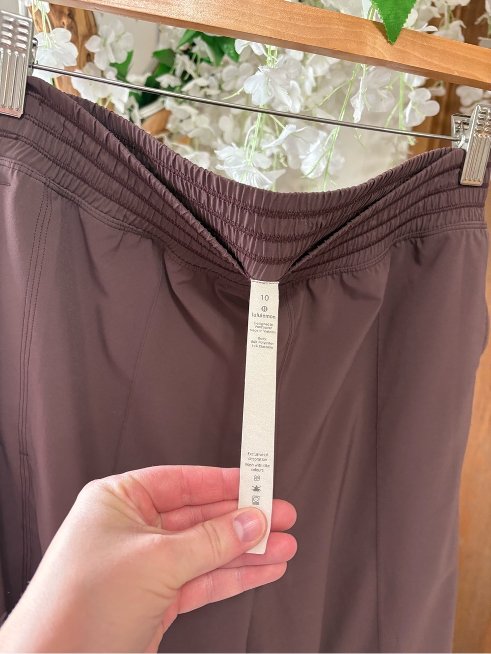 lululemon athletica Wanderer Culotte - Cherry Cola Plum - Picture 8 of 10